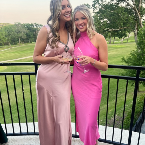 Ralph Lauren Solid Satin Charmeuse V-Neck Sleeveless Pleated Bodice Gown - Picture 4 of 5